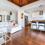 Oasis Beachfront By Holidays *