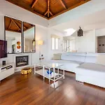 Oasis Beachfront By Holidays Villa *