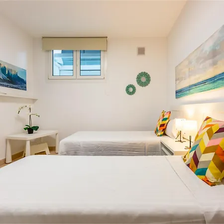 Oasis Beachfront By Holidays Вилла *