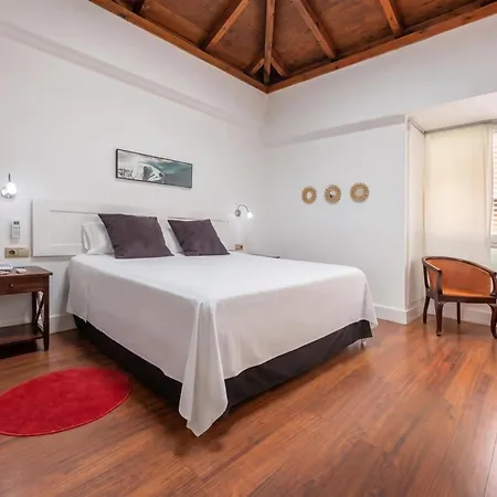 Oasis Beachfront By Holidays Villa *