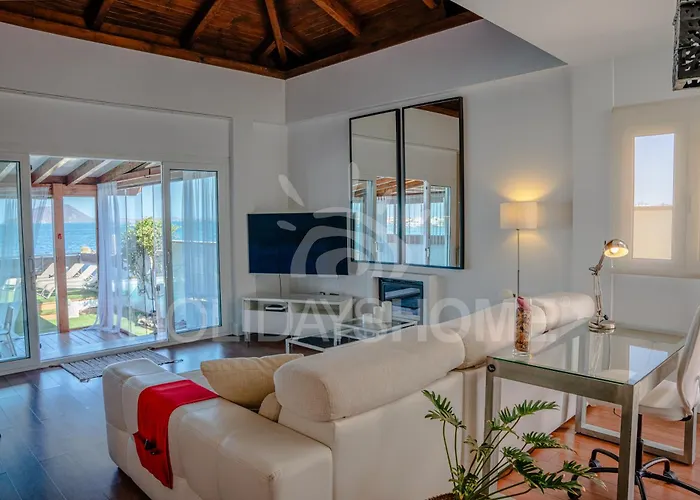 Oasis Beachfront By Holidays Corralejo