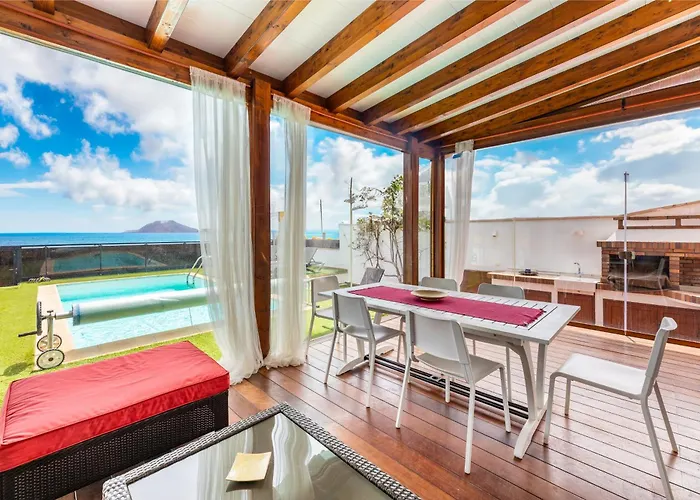 Oasis Beachfront By Holidays