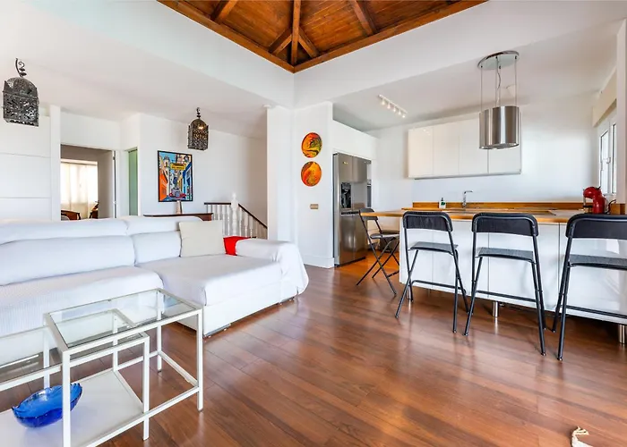 Oasis Beachfront By Holidays *