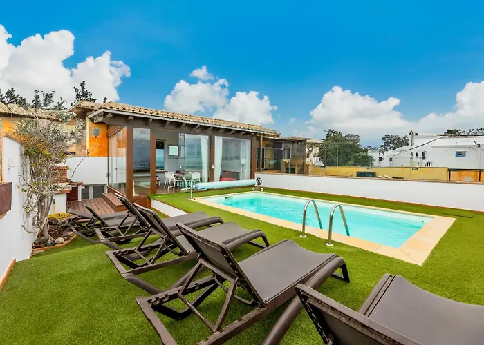 Oasis Beachfront By Holidays