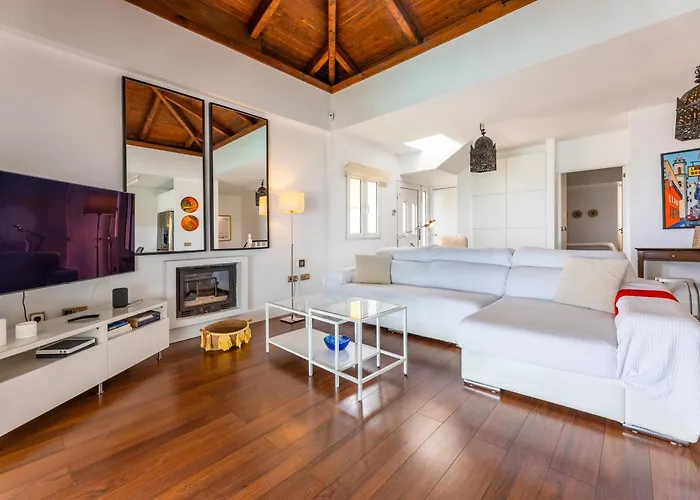 Oasis Beachfront By Holidays Vila *