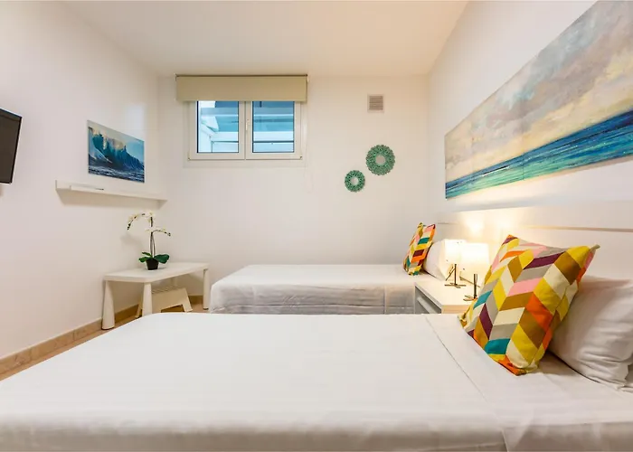 Oasis Beachfront By Holidays Vila *