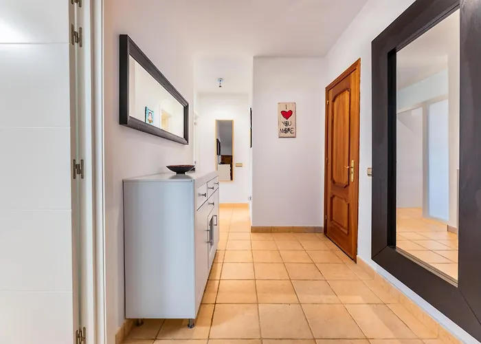 Oasis Beachfront By Holidays * Corralejo