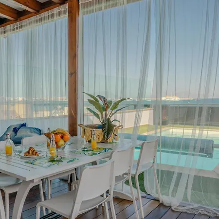 Oasis Beachfront By Holidays Villa