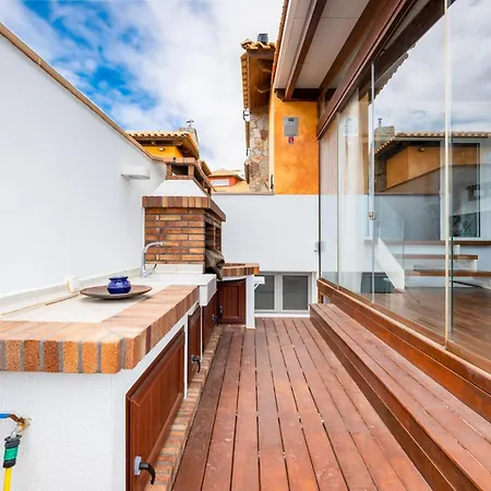 Oasis Beachfront By Holidays Villa