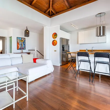 Oasis Beachfront By Holidays *