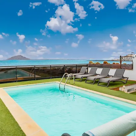 Oasis Beachfront By Holidays Βίλα