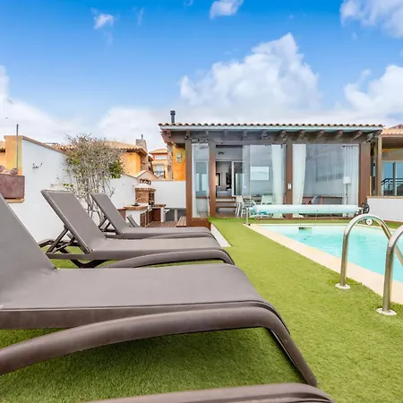 Villa Oasis Beachfront By Holidays