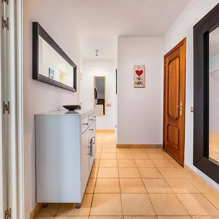 Oasis Beachfront By Holidays * Corralejo