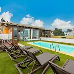 Oasis Beachfront By Holidays